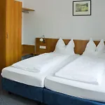 Gastehaus Zur Kurve 2* Zirndorf
