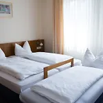 Gastehaus Zur Kurve Hotell