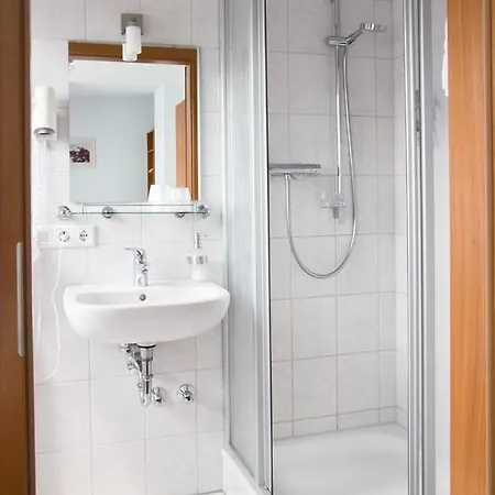 Gaestehaus Zur Kurve فندق 2*