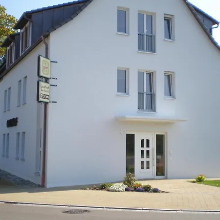 فندق Gaestehaus Zur Kurve 2*