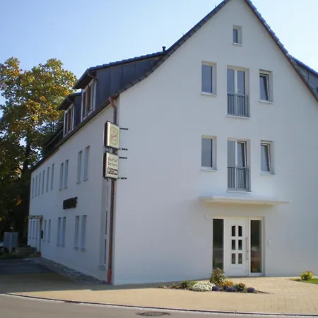 فندق Gaestehaus Zur Kurve 2*