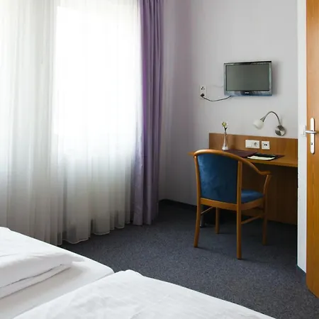 Gaestehaus Zur Kurve 2*