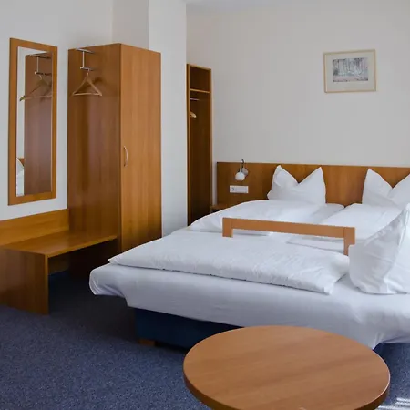 Zur Kurve Hotel