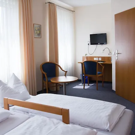 فندق Gaestehaus Zur Kurve زيمدورف