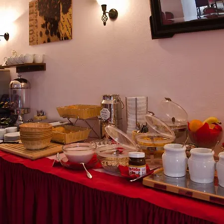 فندق Gaestehaus Zur Kurve