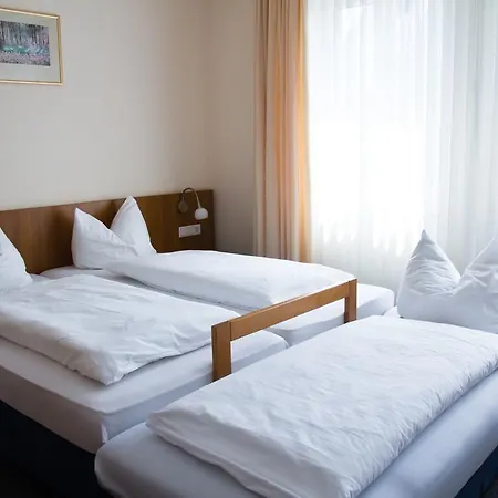 Gaestehaus Zur Kurve فندق