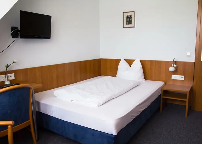 Gaestehaus Zur Kurve 2*