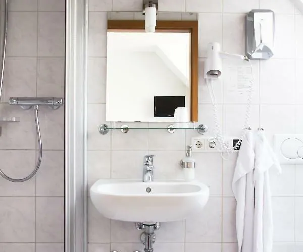 Gaestehaus Zur Kurve 2*