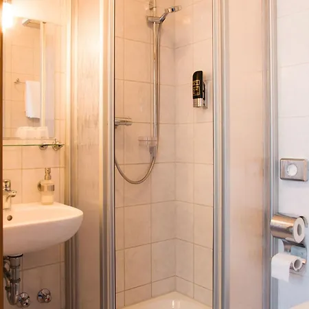 Gaestehaus Zur Kurve 2* Zirndorf
