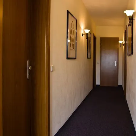 Gaestehaus Zur Kurve Zirndorf