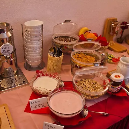 Gaestehaus Zur Kurve 2* Zirndorf